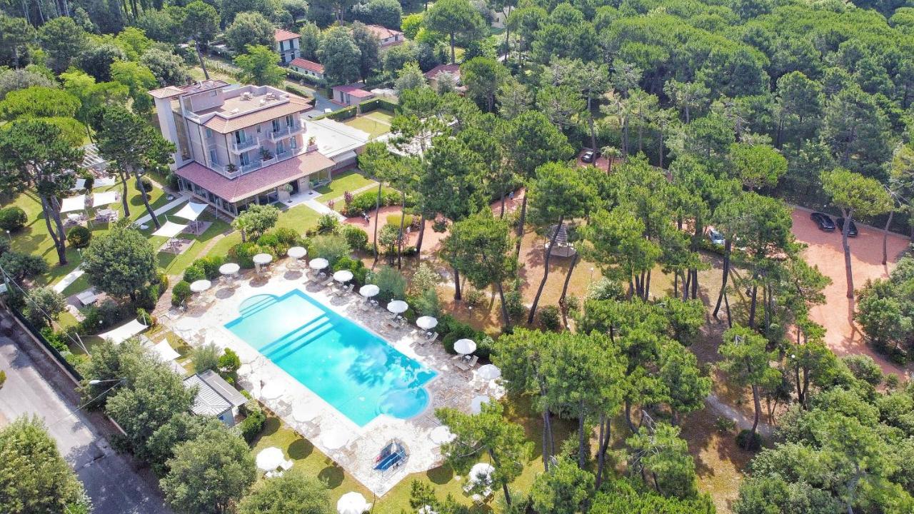 Hotel Villa Elsa มารีนา ดิ มาซซา ภายนอก รูปภาพ