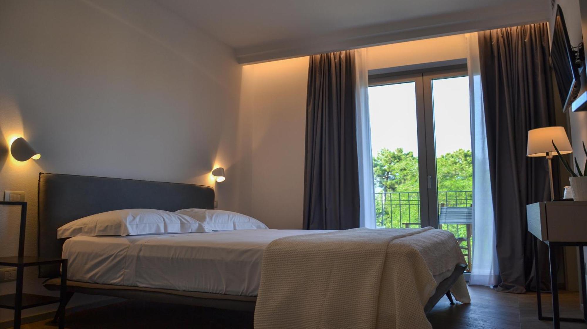 Hotel Villa Elsa มารีนา ดิ มาซซา ภายนอก รูปภาพ