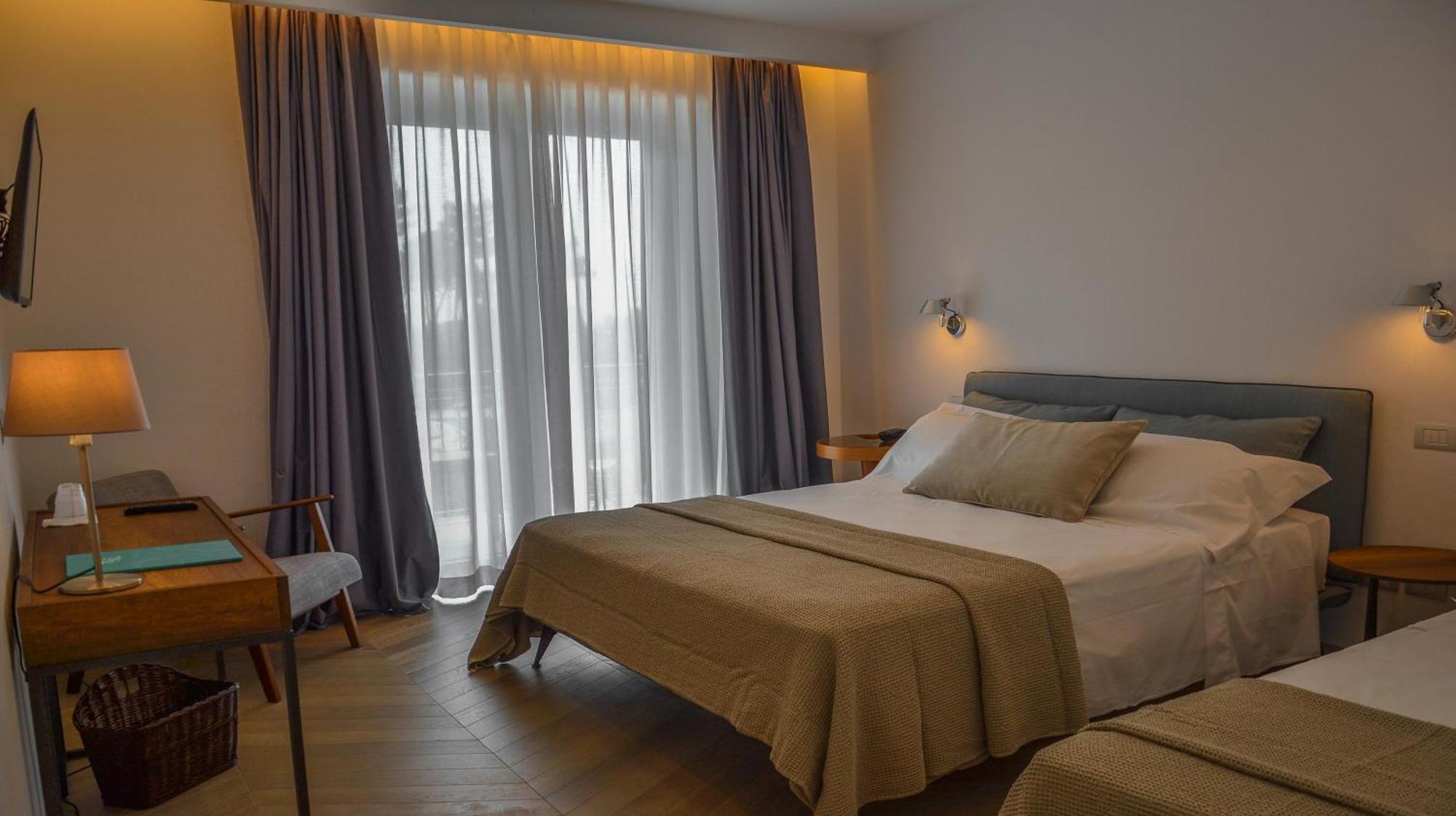 Hotel Villa Elsa มารีนา ดิ มาซซา ภายนอก รูปภาพ