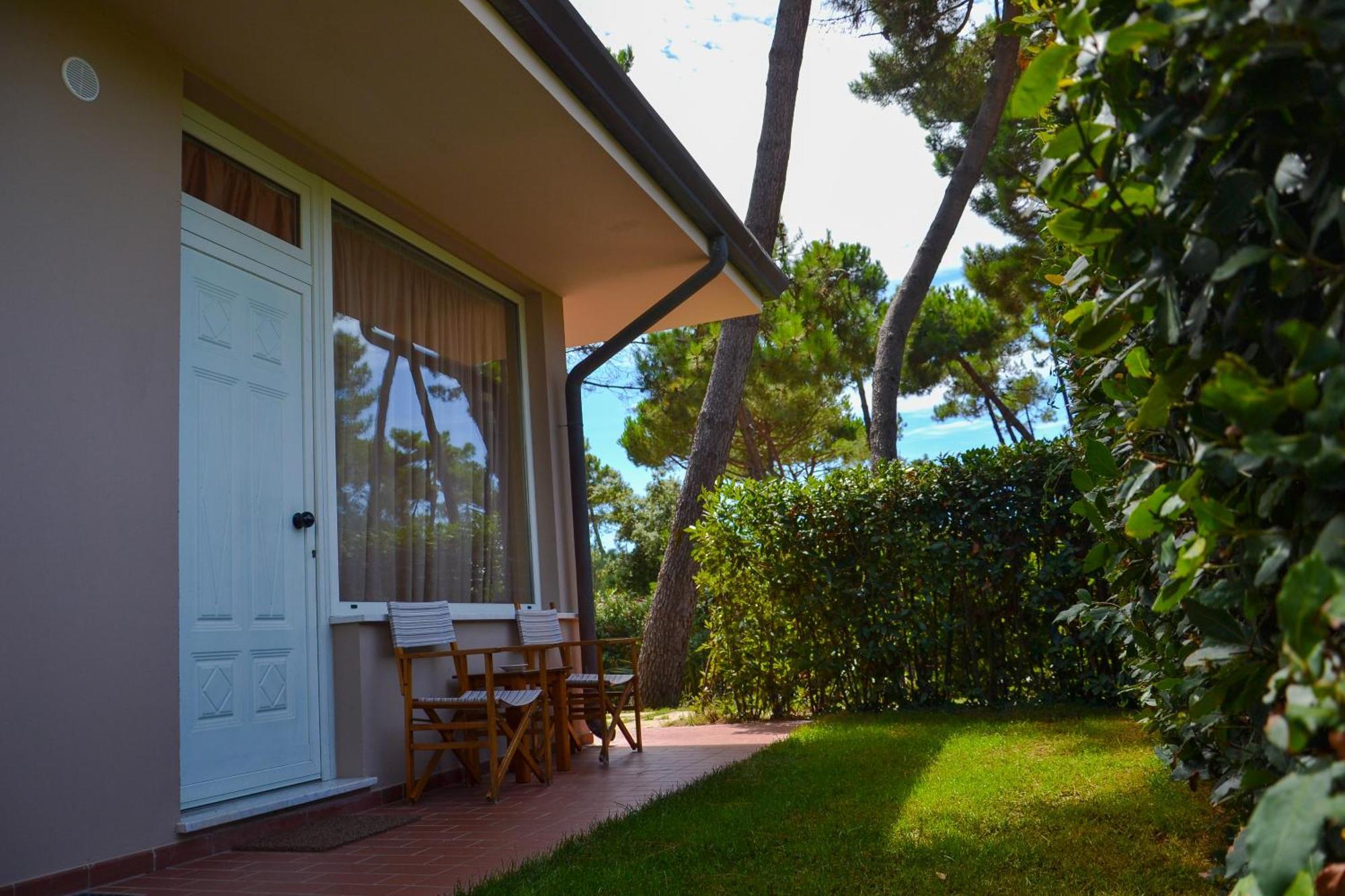 Hotel Villa Elsa มารีนา ดิ มาซซา ภายนอก รูปภาพ